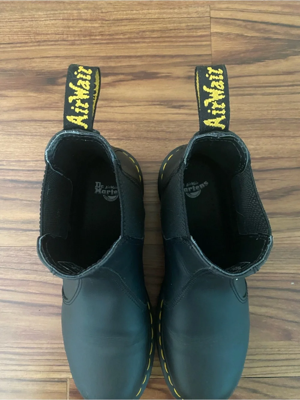 Dr. Martens 2976 Chelsea Boot in Black - Picture 6 of 9